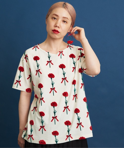 eiπe （イーペ）の「eiπe カーネーションジャカード　半袖プルオーバー（Tシャツ/カットソー・レディース・レッド/ブルー・FREE）」の7枚目の写真