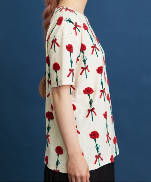 eiπe （イーペ）の「eiπe カーネーションジャカード　半袖プルオーバー（Tシャツ/カットソー・レディース・レッド/ブルー・FREE）」の5枚目の写真