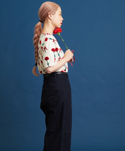 eiπe （イーペ）の「eiπe カーネーションジャカード　半袖プルオーバー（Tシャツ/カットソー・レディース・レッド/ブルー・FREE）」の22枚目の写真