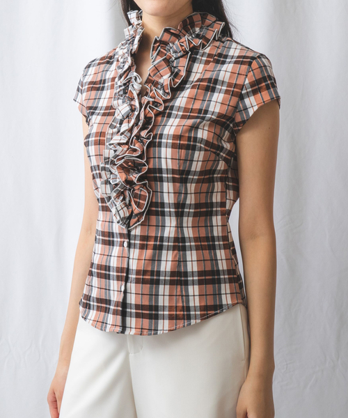 NARACAMICIE(ナラカミーチェ)の「シャイニーチェックストレッチフリル半袖シャツ(シャツ/ブラウス・レディース・グリーン/ブラウン・LARGE/MEDIUM/SMALL/XX-LARGE/X-LARGE)」の4枚目の写真