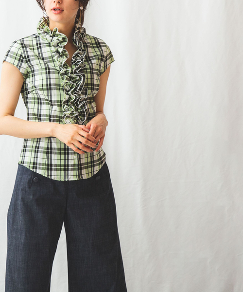 NARACAMICIE(ナラカミーチェ)の「シャイニーチェックストレッチフリル半袖シャツ(シャツ/ブラウス・レディース・グリーン/ブラウン・LARGE/MEDIUM/SMALL/XX-LARGE/X-LARGE)」の5枚目の写真