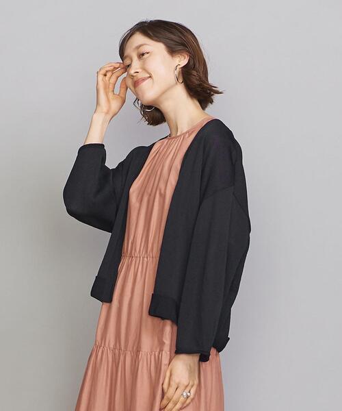 BEAUTY&YOUTH UNITED ARROWS（ビューティーアンドユースユナイテッドアローズ）の「BY 14GショートVネックワイドスリーブカーディガン -ウォッシャブル-（カーディガン/ボレロ・レディース・ブラック/オフホワイト/ライム・FREE）」の2枚目の写真