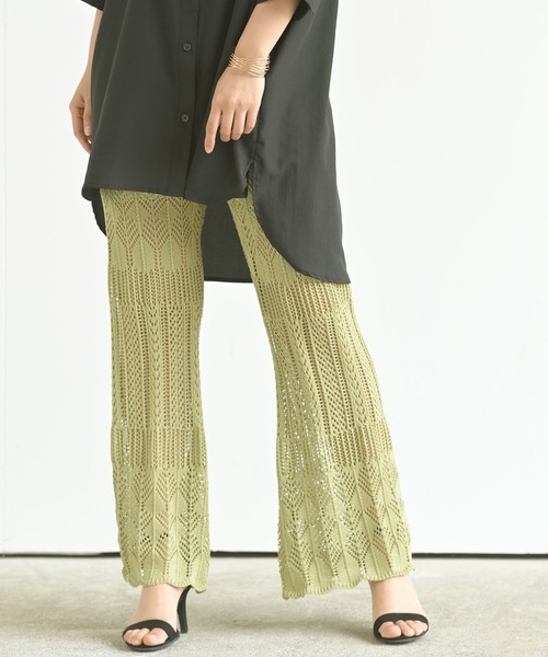 rps(アールピーエス)の「透かし編みニットフレアーパンツ(その他パンツ・レディース・グリーン/グレイッシュベージュ/ブラック・M)」の1枚目の写真