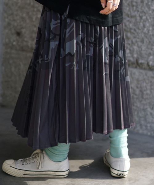AVIREX（アヴィレックス）の「プリーツカモ カラーコンビ カモスカート/ PLEATED COLOR COMBI CAMO SKIRT（スカート・レディース・グレー系カモフラージュ/ベージュ系その他/グリーン系カモフラージュ・FREE）」の5枚目の写真