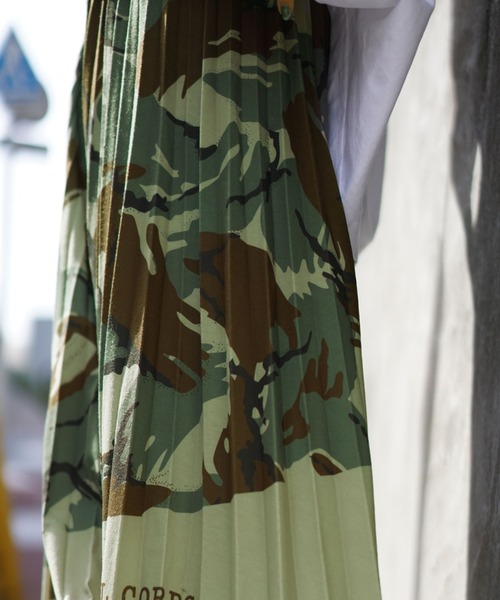 AVIREX（アヴィレックス）の「プリーツカモ カラーコンビ カモスカート/ PLEATED COLOR COMBI CAMO SKIRT（スカート・レディース・グレー系カモフラージュ/ベージュ系その他/グリーン系カモフラージュ・FREE）」の8枚目の写真