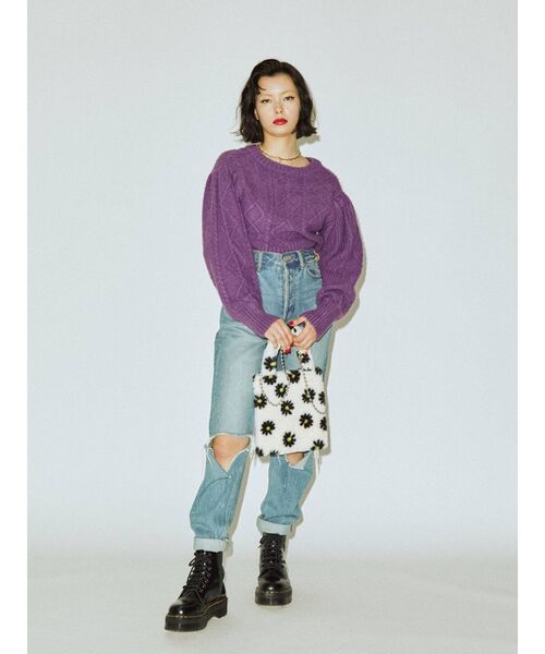 jouetie(ジュエティ)の「ボールチェーンファーBAG(ショルダーバッグ・レディース・オフホワイト/ブラック/ベージュ・FREE)」の9枚目の写真