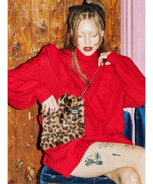 jouetie(ジュエティ)の「ボールチェーンファーBAG(ショルダーバッグ・レディース・オフホワイト/ブラック/ベージュ・FREE)」の11枚目の写真