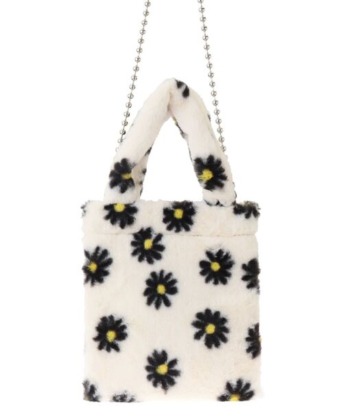 jouetie(ジュエティ)の「ボールチェーンファーBAG(ショルダーバッグ・レディース・オフホワイト/ブラック/ベージュ・FREE)」の21枚目の写真