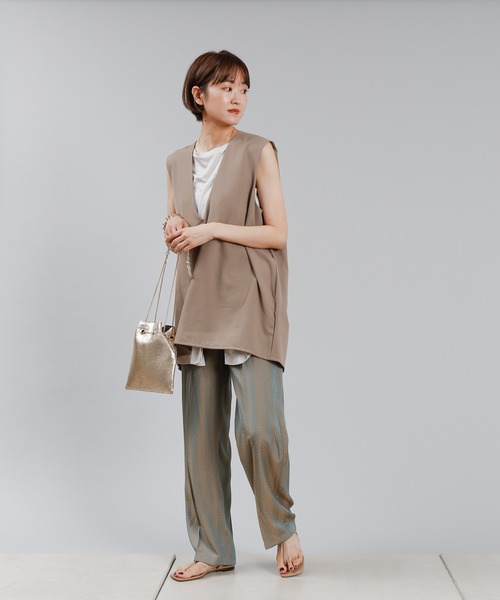 DouDou(ドゥドゥ)の「ショルダータックベスト AW(ベスト・レディース・ベージュ/ブラック・FREE)」の13枚目の写真