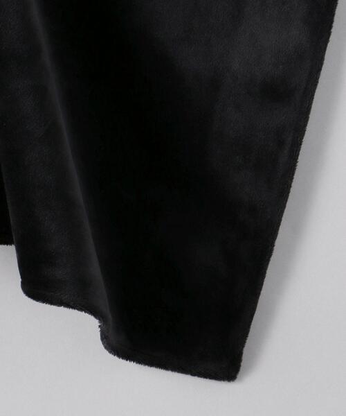 Engineered Garments(エンジニアードガーメンツ)の「<FWK BY ENGINEERED GARMENTS>ボタン ショール ■■■(ストール/ショール・レディース・ブラック・FREE)」の4枚目の写真