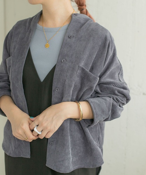 ITEMS URBANRESEARCH（アイテムズ アーバンリサーチ）の「コーデュロイビッグシャツ（シャツ/ブラウス・レディース・ライトカーキ/チャコールグレー/ブラウン/アイボリー/ベージュ・FREE）」の16枚目の写真