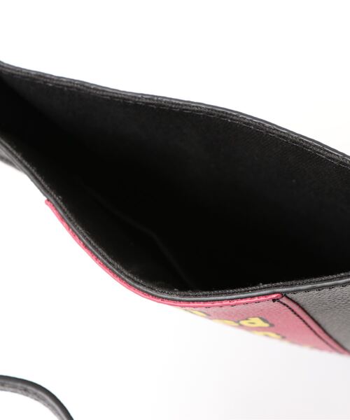 intoxic.（イントキシック）の「WEB限定【intoxic.】イナフ　クロスキャリー（ショルダーバッグ・レディース・ブラック/ベージュ/ブルー・FREE）」の5枚目の写真