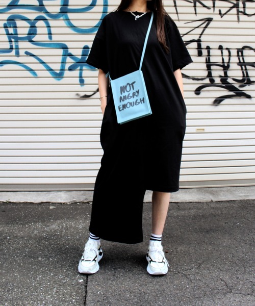 intoxic.（イントキシック）の「WEB限定【intoxic.】イナフ　クロスキャリー（ショルダーバッグ・レディース・ブラック/ベージュ/ブルー・FREE）」の11枚目の写真