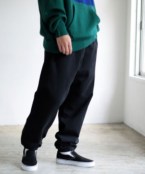 BEAMS(ビームス)の「BEAMS / バギーテーパード フリースパンツ(その他パンツ・メンズ・ブラック/グレー/グリーン・SMALL/MEDIUM/LARGE/X-LARGE)」の2枚目の写真