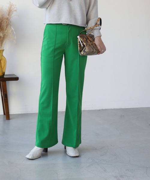 frames RAY CASSIN（フレームスレイカズン）の「【WEB限定】センタープレスブーツカットパンツ（スラックス・レディース・ベージュ/パープル/レッド/グリーン・FREE）」の3枚目の写真