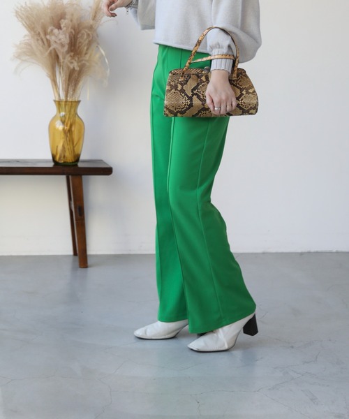 frames RAY CASSIN（フレームスレイカズン）の「【WEB限定】センタープレスブーツカットパンツ（スラックス・レディース・ベージュ/パープル/レッド/グリーン・FREE）」の13枚目の写真