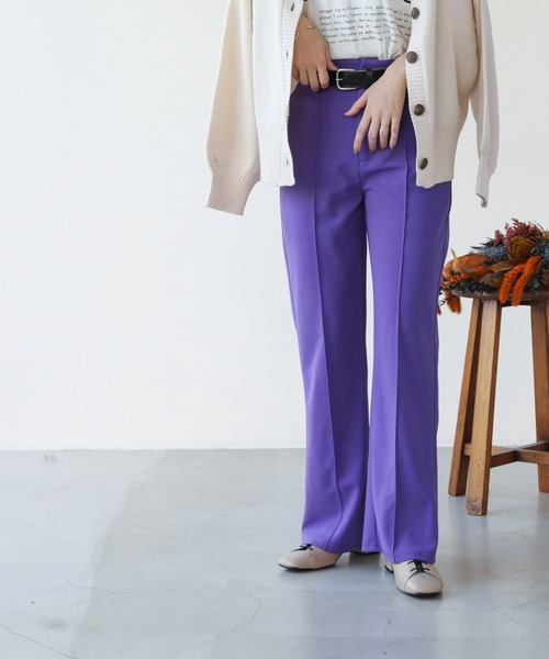 frames RAY CASSIN（フレームスレイカズン）の「【WEB限定】センタープレスブーツカットパンツ（スラックス・レディース・ベージュ/パープル/レッド/グリーン・FREE）」の9枚目の写真