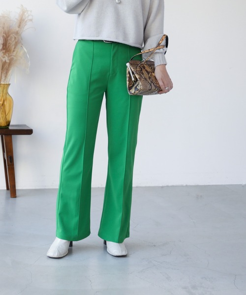 frames RAY CASSIN（フレームスレイカズン）の「【WEB限定】センタープレスブーツカットパンツ（スラックス・レディース・ベージュ/パープル/レッド/グリーン・FREE）」の7枚目の写真