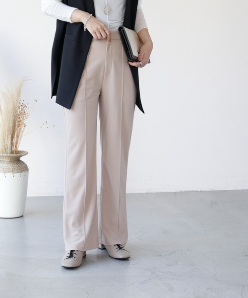 frames RAY CASSIN（フレームスレイカズン）の「【WEB限定】センタープレスブーツカットパンツ（スラックス・レディース・ベージュ/パープル/レッド/グリーン・FREE）」の5枚目の写真