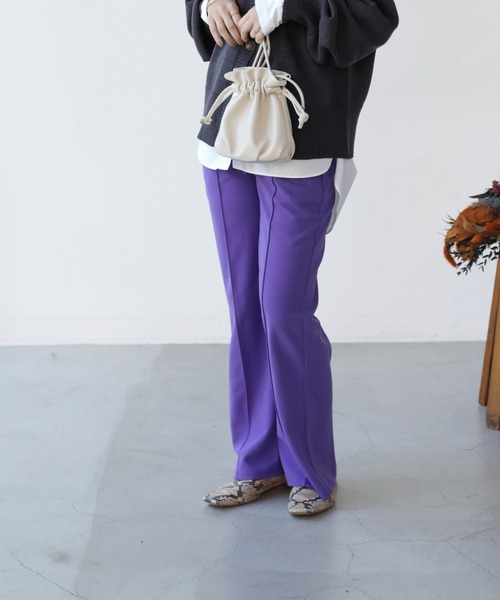 frames RAY CASSIN（フレームスレイカズン）の「【WEB限定】センタープレスブーツカットパンツ（スラックス・レディース・ベージュ/パープル/レッド/グリーン・FREE）」の15枚目の写真