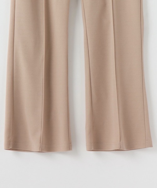 frames RAY CASSIN（フレームスレイカズン）の「【WEB限定】センタープレスブーツカットパンツ（スラックス・レディース・ベージュ/パープル/レッド/グリーン・FREE）」の21枚目の写真