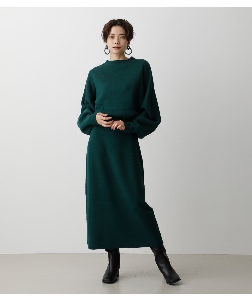 AZUL by moussy（アズールバイマウジー）の「BOTTLE NECK BLOUSING OP/ボトルネックブラウジングワンピ（ワンピース・レディース・ブラック/ダークグリーン/ライトブラウン・SMALL/MEDIUM）」の3枚目の写真