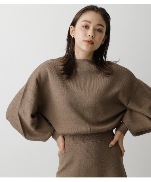 AZUL by moussy（アズールバイマウジー）の「BOTTLE NECK BLOUSING OP/ボトルネックブラウジングワンピ（ワンピース・レディース・ブラック/ダークグリーン/ライトブラウン・SMALL/MEDIUM）」の19枚目の写真