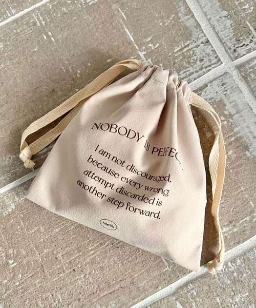 Me%(ミィパーセント)の「MePERCENT巾着ポーチ 229638(ポーチ・レディース・ホワイト/ベージュ/ネイビー/グレー/アイボリー/ライトピンク/ダークブラウン/ブラウン/ピンク/ホワイト系その他2/ホワイト系その他/ブラウン系その他/ベージュ系その他/グリーン系その他/ブルー/ブルー系その他/その他/ベージュ系その他2/ピンク系その他/スモークピンク/ベージュ系その他3/ブルー系その他2/パープル/グリーン/レッド/ブラック系その他/チャコールグレー/ベージュ系その他4/ブルー系その他3/オレンジ/イエロー/ブルー系その他4/ホワイト系その他3/その他1/ベージュ系その他5/グレー系その他/ブラック/イエロー系その他/その他19/クリーム/ベージュ系その他6/ブラック系その他2/ブラウン系その他2/ブラック系その他3・FREE)」の19枚目の写真