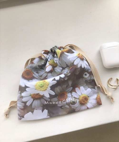 Me%(ミィパーセント)の「MePERCENT巾着ポーチ 229638(ポーチ・レディース・ホワイト/ベージュ/ネイビー/グレー/アイボリー/ライトピンク/ダークブラウン/ブラウン/ピンク/ホワイト系その他2/ホワイト系その他/ブラウン系その他/ベージュ系その他/グリーン系その他/ブルー/ブルー系その他/その他/ベージュ系その他2/ピンク系その他/スモークピンク/ベージュ系その他3/ブルー系その他2/パープル/グリーン/レッド/ブラック系その他/チャコールグレー/ベージュ系その他4/ブルー系その他3/オレンジ/イエロー/ブルー系その他4/ホワイト系その他3/その他1/ベージュ系その他5/グレー系その他/ブラック/イエロー系その他/その他19/クリーム/ベージュ系その他6/ブラック系その他2/ブラウン系その他2/ブラック系その他3・FREE)」の4枚目の写真