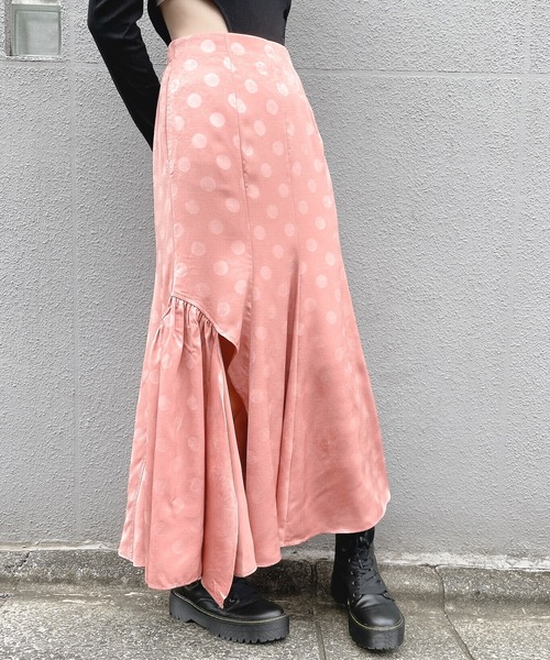 lilLilly(リルリリー)の「ドットサテンスリットスカート(スカート・レディース・ブルー/ピンク/ブラック・FREE)」の8枚目の写真