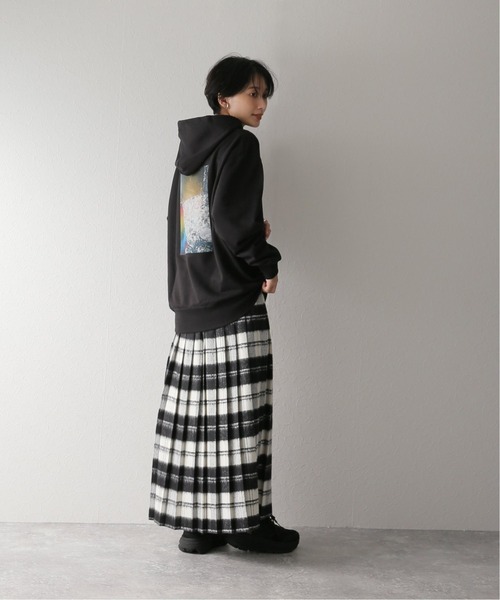 JOURNAL STANDARD(ジャーナルスタンダード)の「【NOODLE JOURNAL/ヌードル ジャーナル】フォトスウェット フーディ(パーカー・レディース・チャコールグレー/ブラック・LARGE/X-LARGE)」の4枚目の写真