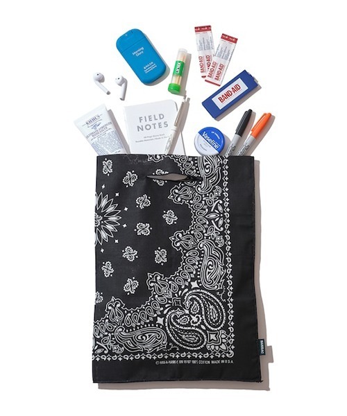 HAV-A-HANK（ハバハンク ）の「BANSAC バンサック HAV-A-HANK ハバハンク バンダナ エコバッグ ソリッド&ネオンカラー（エコバッグ/サブバッグ・メンズ・ホワイト/ブラック/グリーン/ネイビー/イエロー/レッド/オレンジ/ミント/イエロー系/ピンク/ライトオレンジ系/ターコイズブルー/プラム/ダークグリーン・FREE）」の3枚目の写真