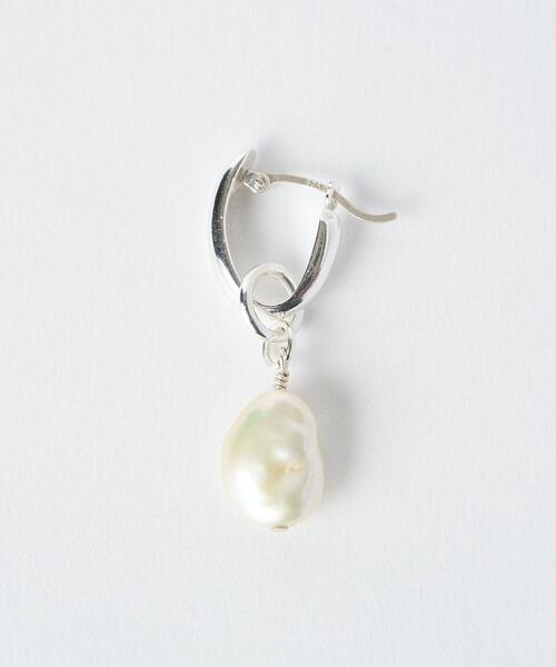 AFTER SHAVE CLUB(アフターシェイヴクラブ)の「別注<AFTER SHAVE CLUB(アフターシェイブクラブ)>PERAL HP ピアス(ピアス(両耳用)・レディース・シルバー・FREE)」の2枚目の写真