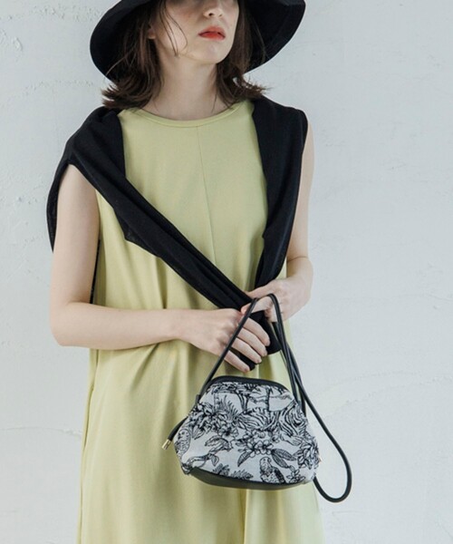 OPAQUE.CLIP（オペークドットクリップ）の「◆アニマルフラワージャカードがま口ミニショルダー（ショルダーバッグ・レディース・ブラック系3/ダークブラウン系3・00）」の9枚目の写真