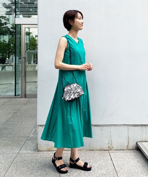 OPAQUE.CLIP（オペークドットクリップ）の「◆アニマルフラワージャカードがま口ミニショルダー（ショルダーバッグ・レディース・ブラック系3/ダークブラウン系3・00）」の6枚目の写真