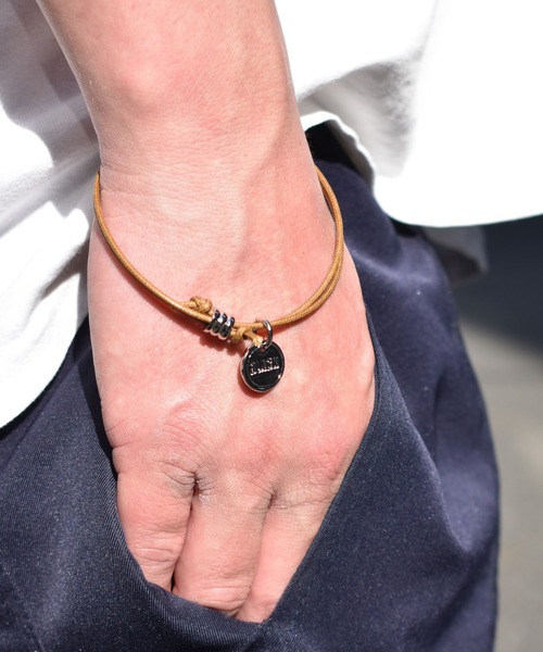 DOUBLE STEAL（ダブルスティール）の「Leather Cord Bracelet（ブレスレット・メンズ・ブラック/ブルー/グリーン系その他/キャメル/レッド/グリーン/パープル・FREE）」の15枚目の写真