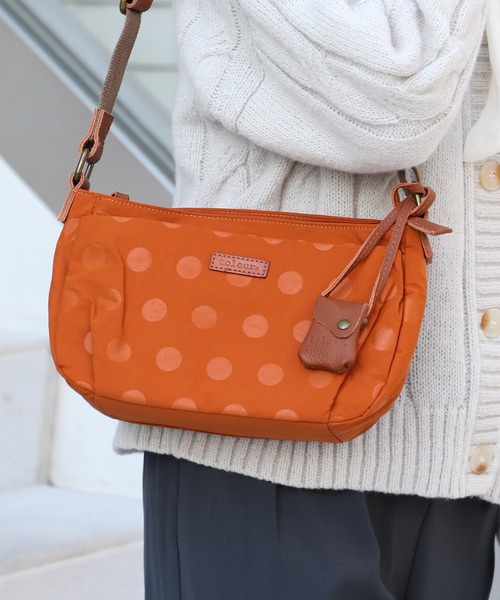 toleur(トーラ)の「【toleur】ナイロンドット×カウレザーショルダーバッグ 11776(ショルダーバッグ・レディース・ライトグレー/ブラック/ベージュ/オリーブ/カーキ/オレンジ/グレイッシュベージュ/キャメル/パープル/マスタード/アイボリー/ライトグリーン/ダークブラウン・FREE)」の13枚目の写真