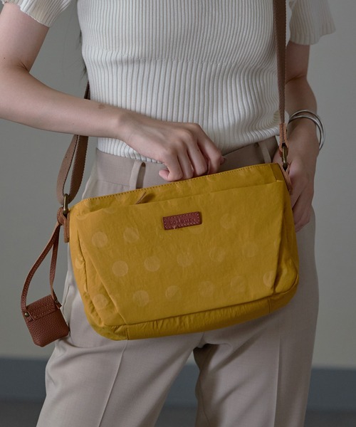 toleur(トーラ)の「【toleur】ナイロンドット×カウレザーショルダーバッグ 11776(ショルダーバッグ・レディース・ライトグレー/ブラック/ベージュ/オリーブ/カーキ/オレンジ/グレイッシュベージュ/キャメル/パープル/マスタード/アイボリー/ライトグリーン/ダークブラウン・FREE)」の11枚目の写真