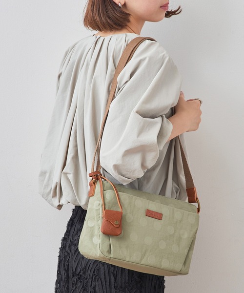 定価16万　即日発送　kolor カラー レザーバッグ　ショルダーバッグ　ハンド INGEBORG ショルダーバッグ バッグ カラーレザーバッグ