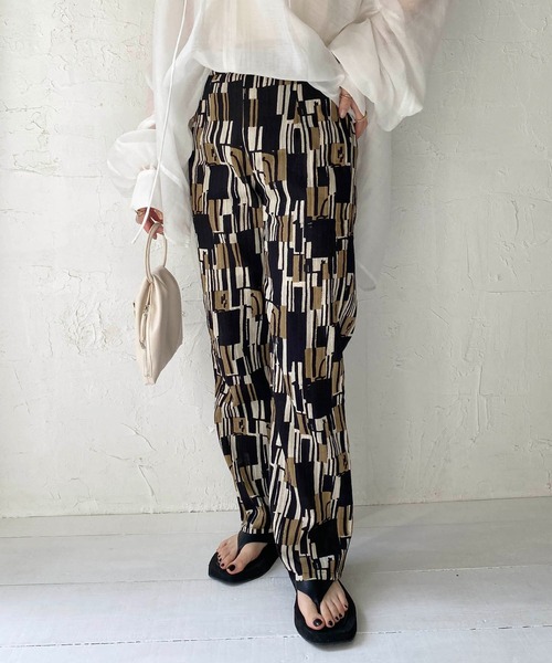 CAPRICIEUX LE'MAGE（カプリシューレマージュ）の「ジオメトリックパンツ（その他パンツ・レディース・ブラック/ブルー・FREE）」の7枚目の写真