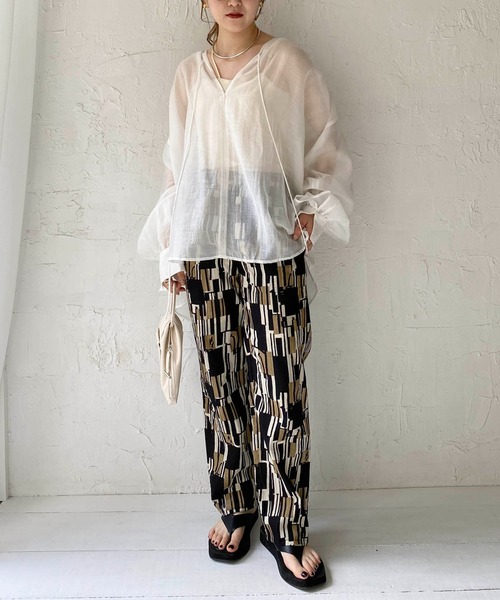 CAPRICIEUX LE'MAGE（カプリシューレマージュ）の「ジオメトリックパンツ（その他パンツ・レディース・ブラック/ブルー・FREE）」の4枚目の写真