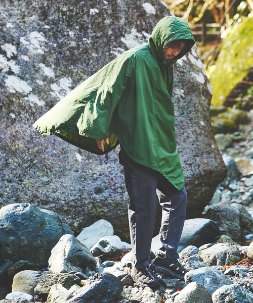 Franklin Climbing（フランクリンクライミング）の「【GO OUT 7月号掲載】【Franklin Climbing】リバーポンチョ（レインコート/ポンチョ・メンズ・ブラック/オリーブ・M/XL/L）」の8枚目の写真