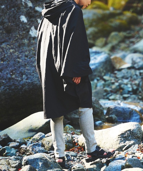 Franklin Climbing（フランクリンクライミング）の「【GO OUT 7月号掲載】【Franklin Climbing】リバーポンチョ（レインコート/ポンチョ・メンズ・ブラック/オリーブ・M/XL/L）」の10枚目の写真