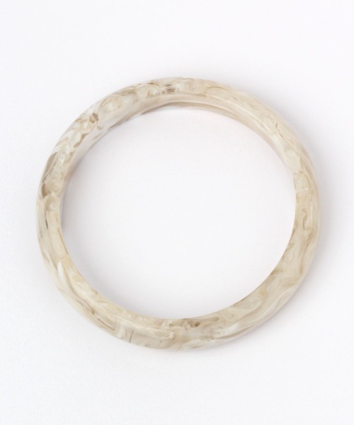 LAKOLE(ラコレ)の「カラー樹脂スリムバングル / 276440(バングル/リストバンド・レディース・オフホワイト/ベージュ・FREE)」の5枚目の写真