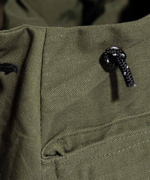 glamb(グラム)の「Military Drawstring Bag / ミリタリードローストリングバッグ(ショルダーバッグ・メンズ・カーキ・FREE)」の8枚目の写真