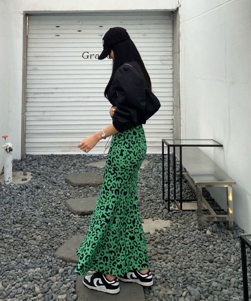 me+em select(ミームセレクト)の「レオパードスリットロングマーメイドスカート(スカート・レディース・ブラック/グリーン・FREE)」の8枚目の写真