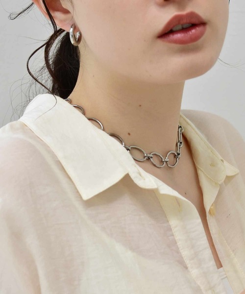 LHME（エルエイチエムイー）の「【WEB限定】”Gleam”オーバルチャンキーチェーンネックレス/サージカルステンレス（金属アレルギー対応）【LHME / エルエイチエムイー】（ネックレス・レディース・シルバー/ゴールド・43cm）」の8枚目の写真