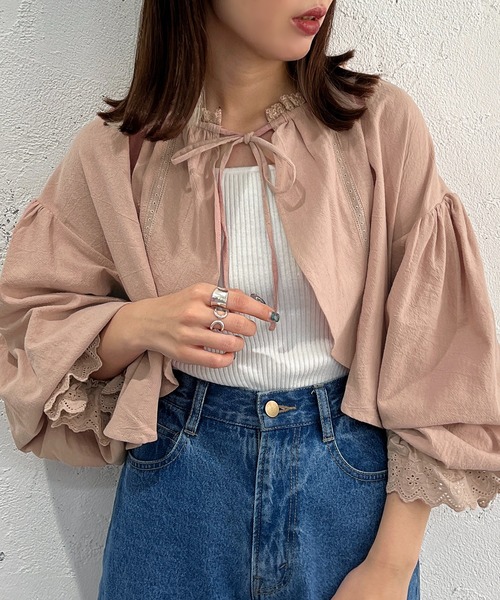 apres jour mignon(アプレジュールミニョン)の「ボレロブラウス【ZOZOTOWN限定アイテム】(シャツ/ブラウス・レディース・オフホワイト/グリーン系その他/ピンク/ブラック・フリー/X-LARGE)」の4枚目の写真