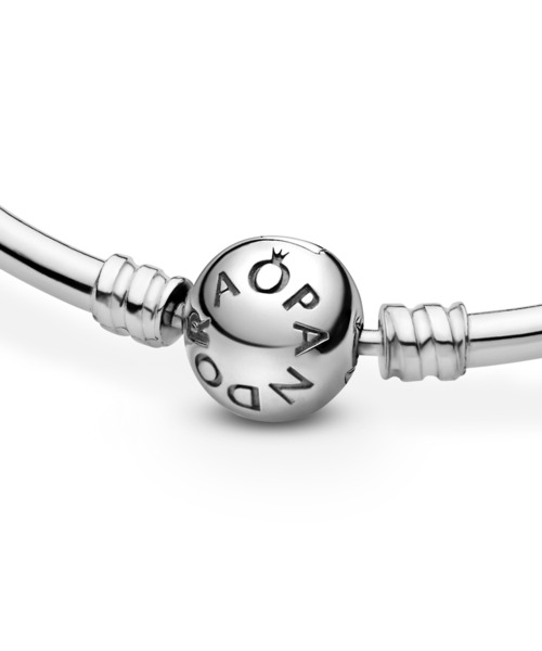 PANDORA（パンドラ）の「ツートーン ハート チャーム ＆ バングル