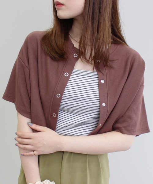 MLI'A（エムリア）の「スナップボタンリブ半袖カーディガン（カーディガン/ボレロ・レディース・ブラック/オレンジ/グリーン/アイボリー/モカ・M）」の3枚目の写真